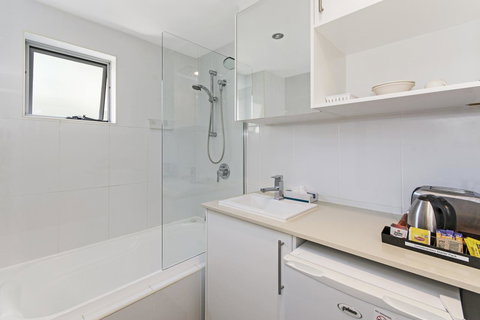 Redvue Holiday Apartments - Mackay Tourism 26