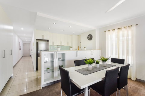 Redvue Holiday Apartments - Mackay Tourism 4