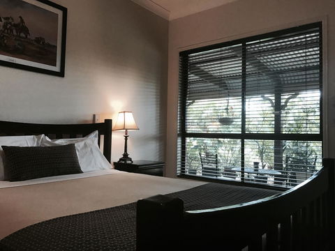 The Bearded Dragon Boutique Hotel - Mackay Tourism 0