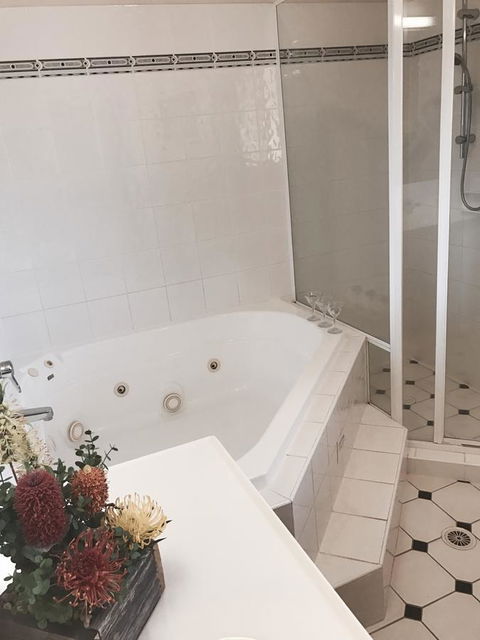 The Bearded Dragon Boutique Hotel - Mackay Tourism 44