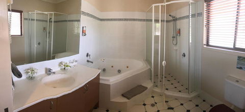 The Bearded Dragon Boutique Hotel - Mackay Tourism 5