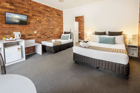 The Beach Motel Hervey Bay - Mackay Tourism 43