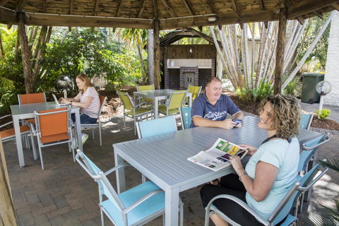 The Beach Motel Hervey Bay - Mackay Tourism 11