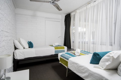The Beach Motel Hervey Bay - Mackay Tourism 30