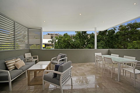 Jacaranda Noosa - Mackay Tourism 23