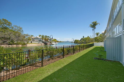 Jacaranda Noosa - Mackay Tourism 25