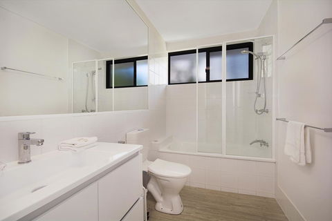 Jacaranda Noosa - Mackay Tourism 30