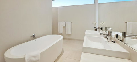 Pool Resort Port Douglas - Mackay Tourism 27