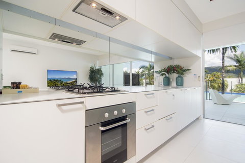 Pool Resort Port Douglas - Mackay Tourism 8