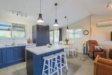 Bed & Breakfast 1 Bedroom Guest House - Mackay Tourism 9