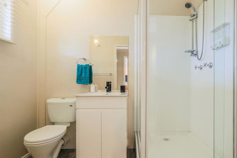 Bed & Breakfast 1 Bedroom Guest House - Mackay Tourism 6