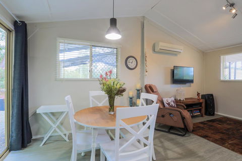 Bed & Breakfast 1 Bedroom Guest House - Mackay Tourism 23