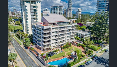 Surfers Chalet - Mackay Tourism 30