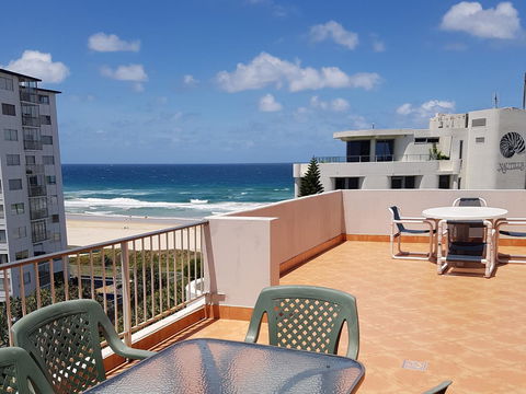 Surfers Chalet - Mackay Tourism 37
