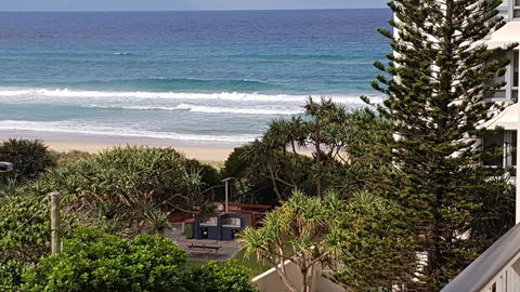 Surfers Chalet - Mackay Tourism 23