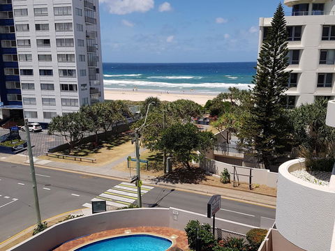 Surfers Chalet - Mackay Tourism 31