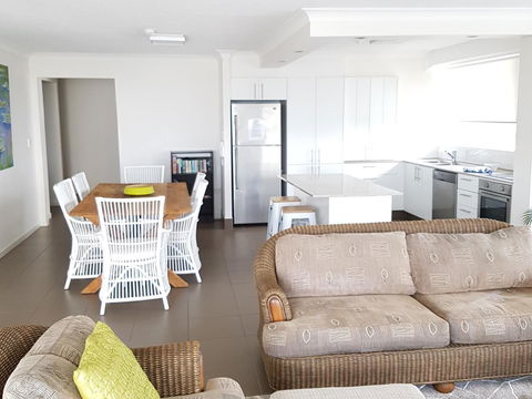 Surfers Chalet - Mackay Tourism 33