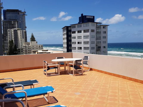 Surfers Chalet - Mackay Tourism 36