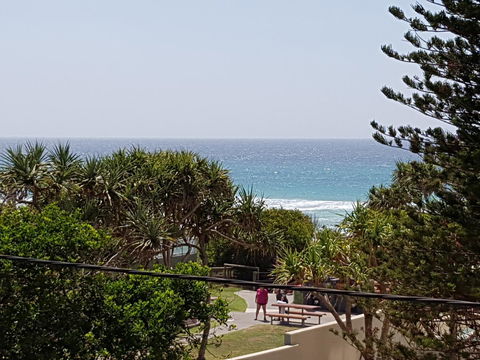 Surfers Chalet - Mackay Tourism 28