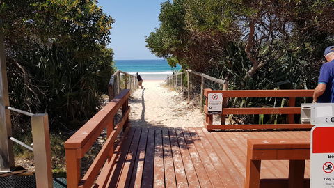 Surfers Chalet - Mackay Tourism 4