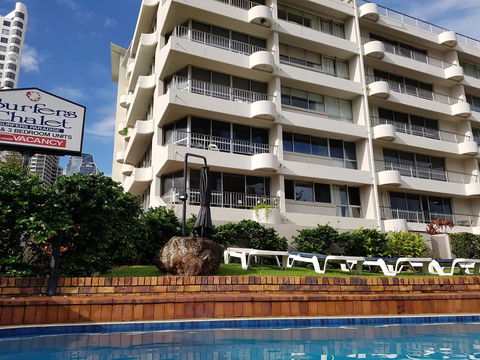 Surfers Chalet - Mackay Tourism 13