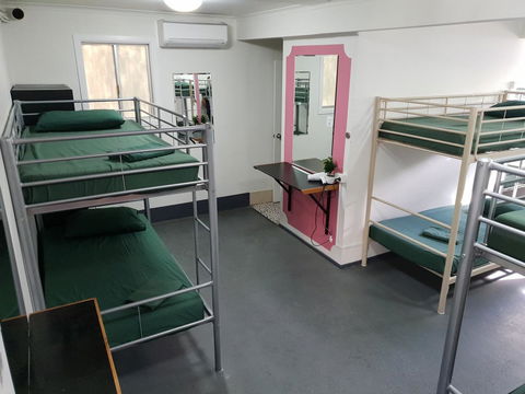 Backpackers In Paradise 18-35 Hostel - Mackay Tourism 10