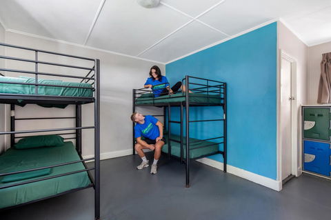 Backpackers In Paradise 18-35 Hostel - Mackay Tourism 4