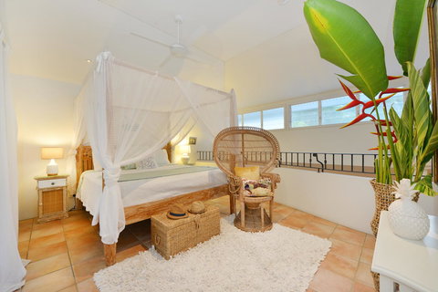 [ ANDY'S BEACH HOUSE ] - Mackay Tourism 1