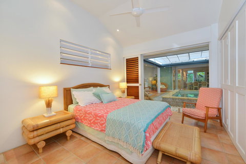 [ ANDY'S BEACH HOUSE ] - Mackay Tourism 25