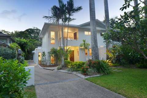 [ ANDY'S BEACH HOUSE ] - Mackay Tourism 4