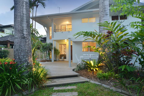 [ ANDY'S BEACH HOUSE ] - Mackay Tourism 9