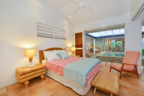 [ ANDY'S BEACH HOUSE ] - Mackay Tourism 24