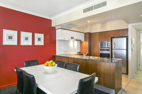 Mantra Towers Of Chevron - Mackay Tourism 19