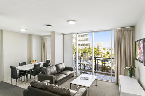 Mantra Towers Of Chevron - Mackay Tourism 24