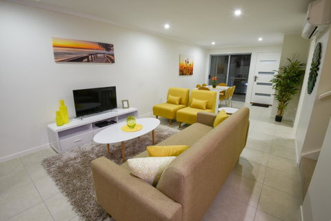 Direct Collective - Breeze On Brightwater - Mackay Tourism 0
