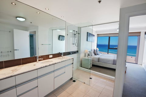 Reflections Tower Two - Mackay Tourism 23