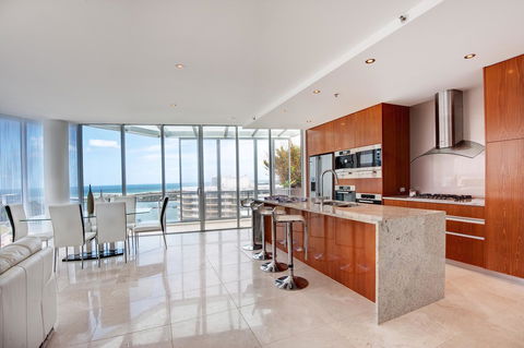 Reflections Tower Two - Mackay Tourism 27