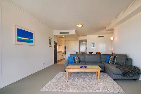 Reflections Tower Two - Mackay Tourism 11