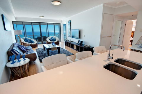 Reflections Tower Two - Mackay Tourism 18