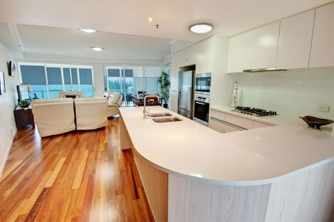 Reflections Tower Two - Mackay Tourism 22