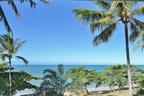 Roydon Beachfront Apartments - Mackay Tourism 5