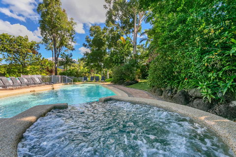 Roydon Beachfront Apartments - Mackay Tourism 16