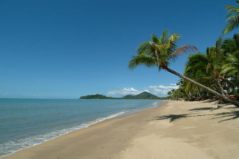 Argosy On The Beach - Mackay Tourism 11