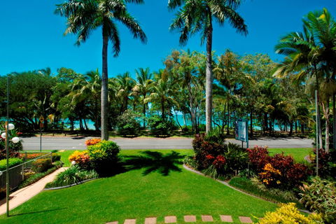 Argosy On The Beach - Mackay Tourism 8