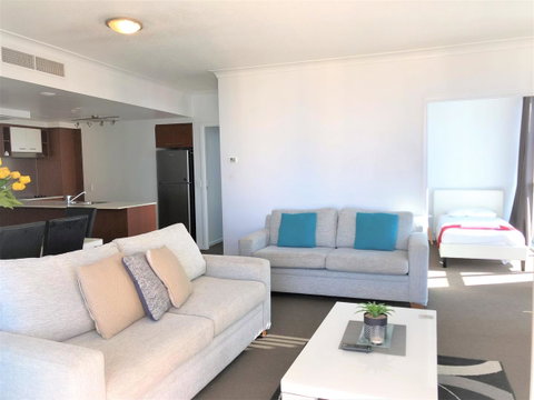 Beach Stay - Ocean & Riverview Resort Chevron Renaissance Central Surfers Paradise - Mackay Tourism 19