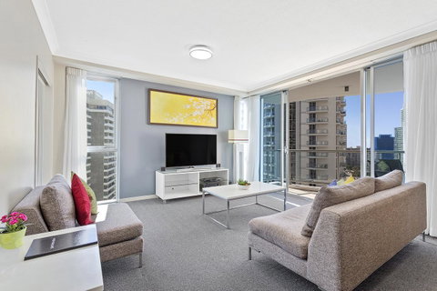 Beach Stay - Ocean & Riverview Resort Chevron Renaissance Central Surfers Paradise - Mackay Tourism 7