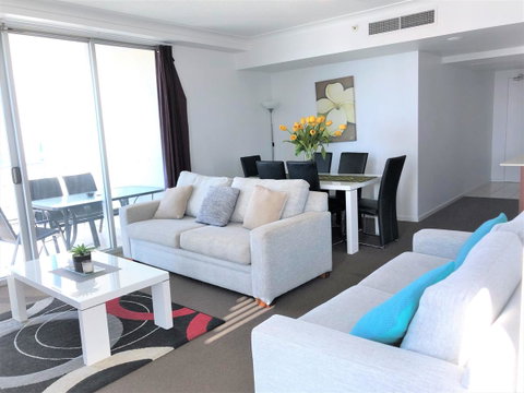 Beach Stay - Ocean & Riverview Resort Chevron Renaissance Central Surfers Paradise - Mackay Tourism 18
