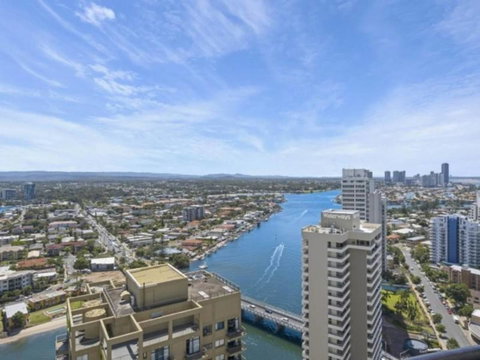 Beach Stay - Ocean & Riverview Resort Chevron Renaissance Central Surfers Paradise - Mackay Tourism 15