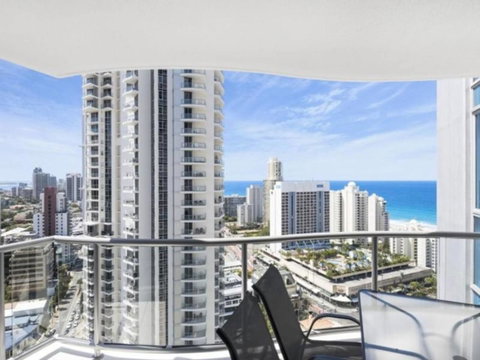 Beach Stay - Ocean & Riverview Resort Chevron Renaissance Central Surfers Paradise - Mackay Tourism 25