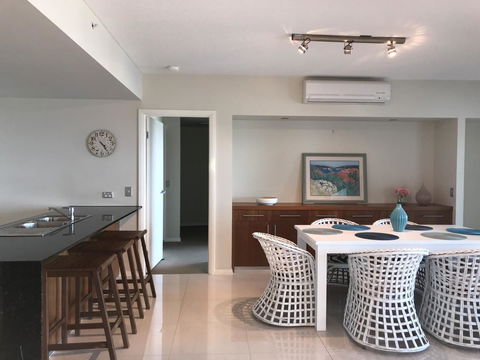 Proximity Waterfront Apartments - Mackay Tourism 23